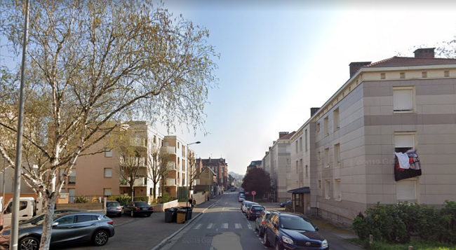 Le sexagénaire secouru par les policiers vit, seul, dans un immeuble de la rue Henri-Martin, rive gauche de Rouen