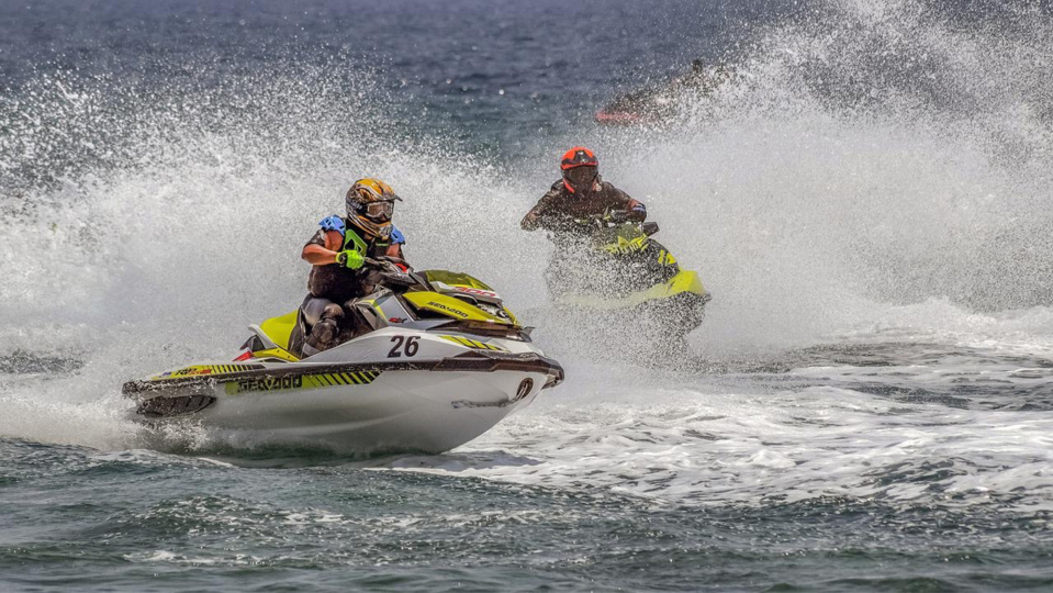 Deux blessés graves lors d’un accident entre trois jetskis au large de
