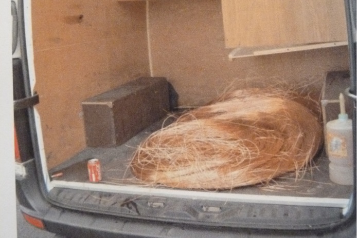 Dans la fourgonnette, les policiers ont retrouvé 250 kg de fils de cuivre dénudés provenant d'un vol par effraction (Photo DDSP)