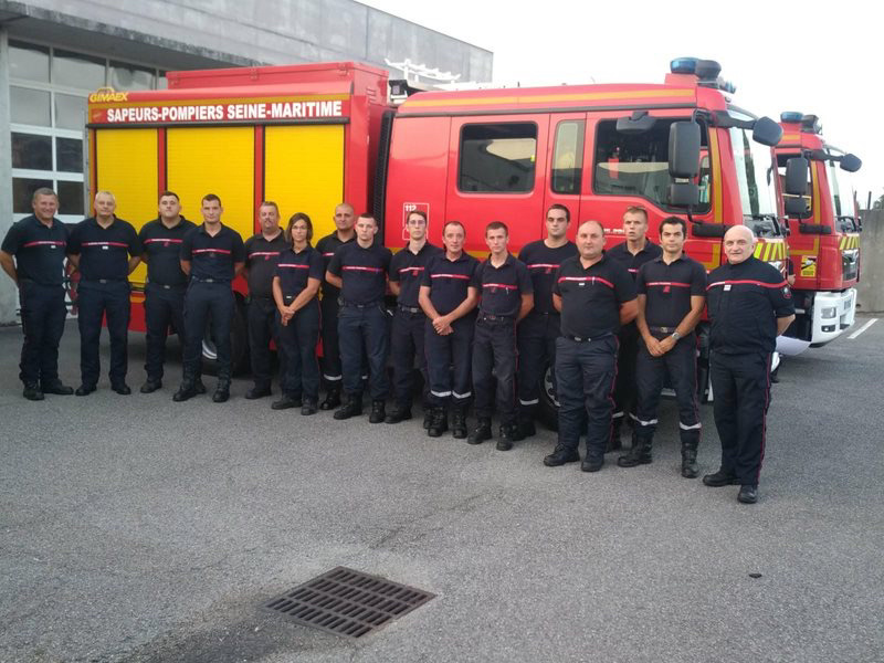 Des sapeurs-pompiers de Seine-Maritime ont pris la route en direction de la Gironde ce lundi soir - Photos @ Sdis76