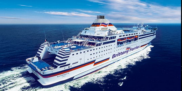 Le Normandie a une capacité de 2 100 passagers et 600 véhicules