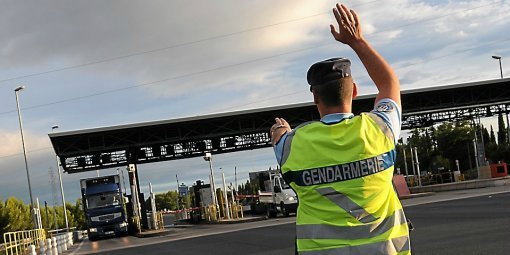 Régulièrement, les gendarmes de l'Escadron de sécurité routière procèdent à des contrôles inopinés de poids-lourds sur les autoroutes de Seine-Maritime (Photo d'illustration)