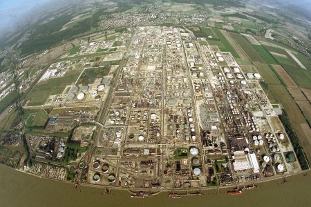 La zone d'activité industrielle de Port Jérôme va être sous le "contrôle" de l'armée pendant une dizaine de jours au même titre que la gare de Rouen