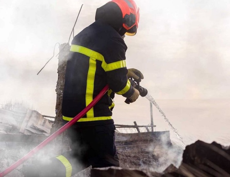 22 sapeurs-pompiers ont lutté une partie de la nuit contre le feu qui n’a pas fait de victime - illustration @ adobe stock