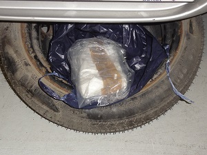 Les douaniers saisissent des amphétamines liquides dans deux bouteilles de champagne