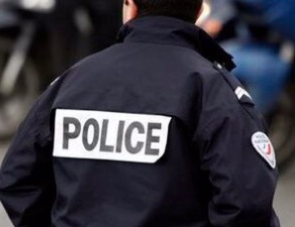 A Sartrouville, les gardiens de la paix ont dû utiliser du lacrymogène pour assurer leur sécurité - illustration @ Adobe Stock