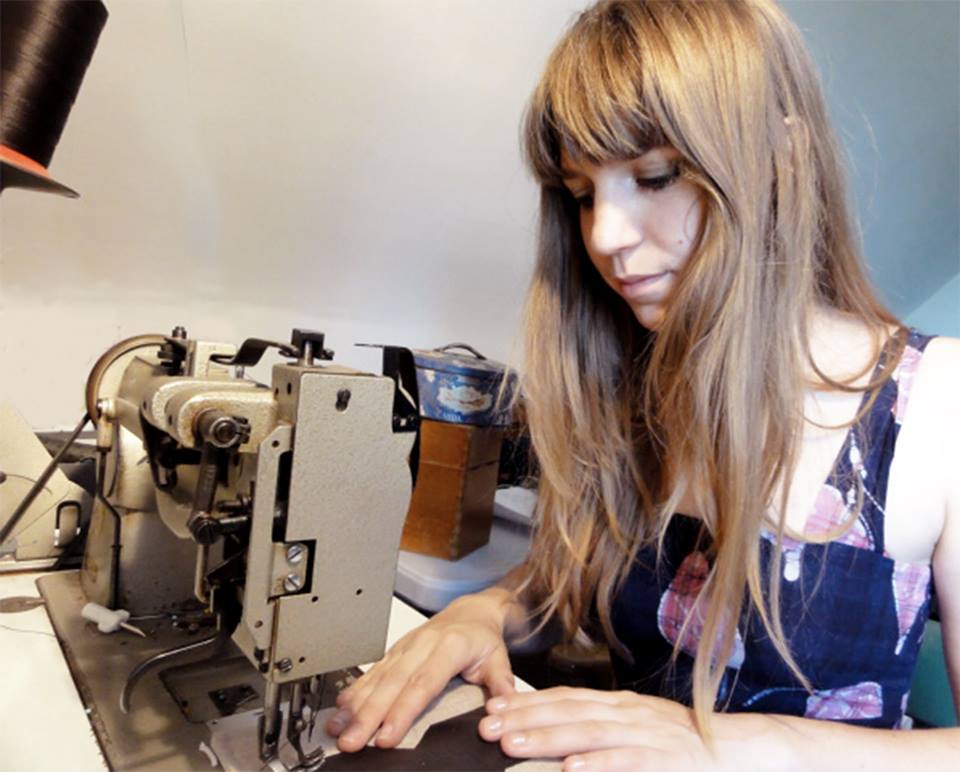 Marion en plein travail dans son atelier de Menthe Poivréee (Photo DR)