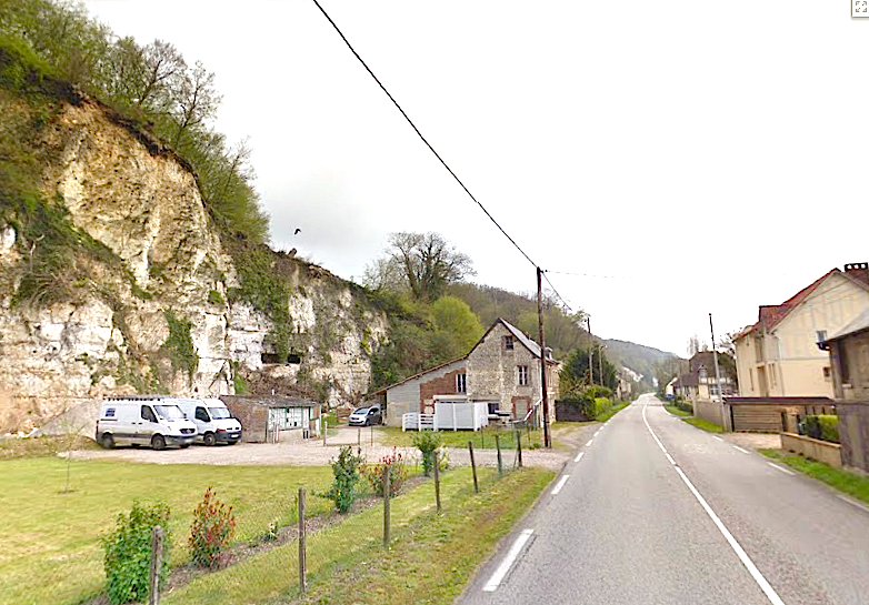 Les chutes de pierres et les éboulements de falaise sont fréquents sur le CD982  (Photo d'illustration de la route de Rouen à Duclair en direction de Saint-Martin de Boscherville)