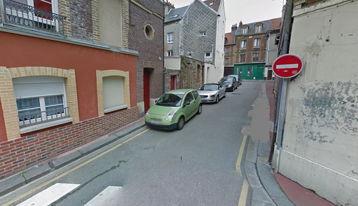 C'est dans la rue des Grèves, au coeur du Pollet, que le retraité a été découvert agonisant sur la voie publique - Illustration © Google Maps