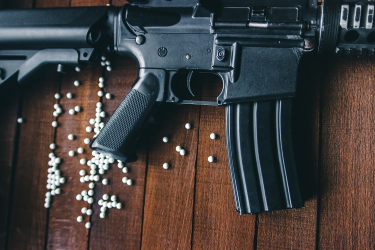 Le fusil était une réplique airsoft  - Illustration © Adobe stock