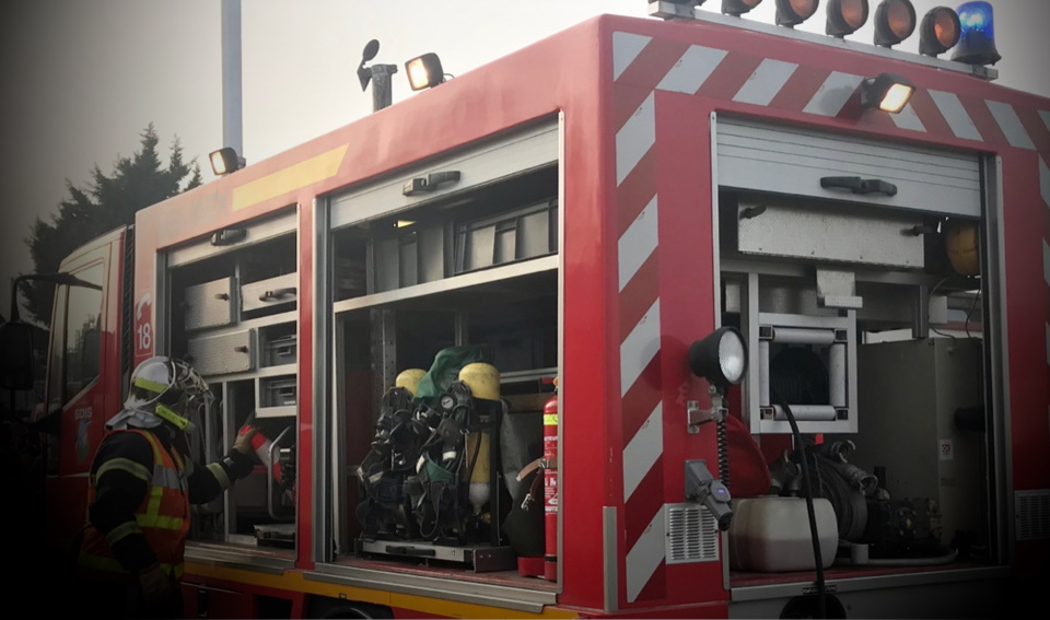 Le feu a été éteint au moyen de deux lances - Illustration