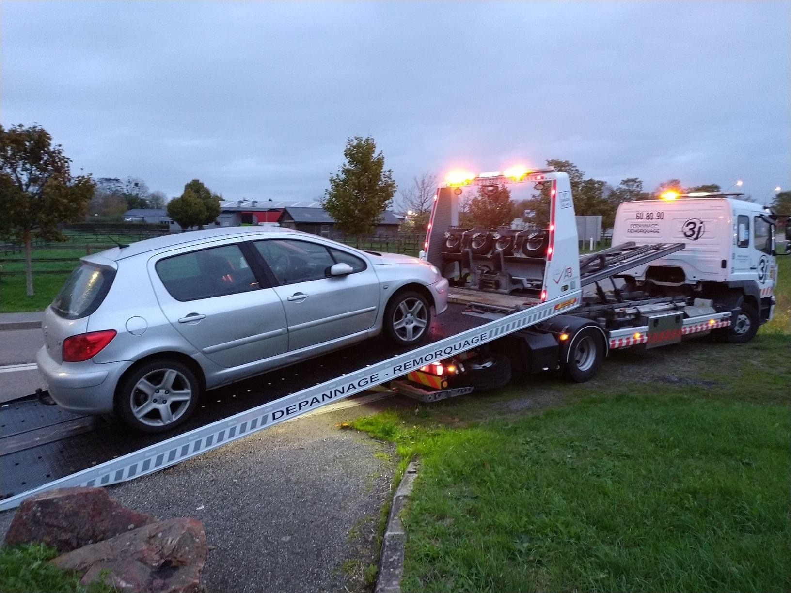 Le véhicule de l'automobiliste eurois verbalisé en excès de grande vitesse a été mis en fourrière - Photo © Gendarmerie de l'Orne / Twitter