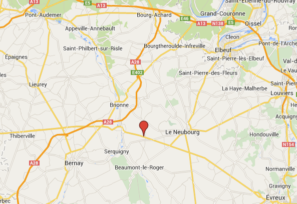 Le face-à-face s'est produit à hauteur de Thibouville (Eure) dans une ligne droite sur la D613 (ex-RN 13), axe qui relie Evreux et Lisieux