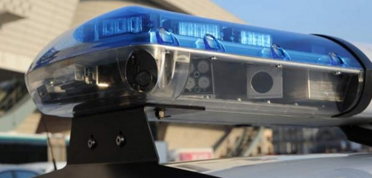 Plusieurs caméras embarquées dans la barre lumineuse des véhicules de police, de gendarmerie ou de la douane permettent de lire en temps réel les plaques d'immatriculation et de détecter les voitures volées (Photo d'illustration)