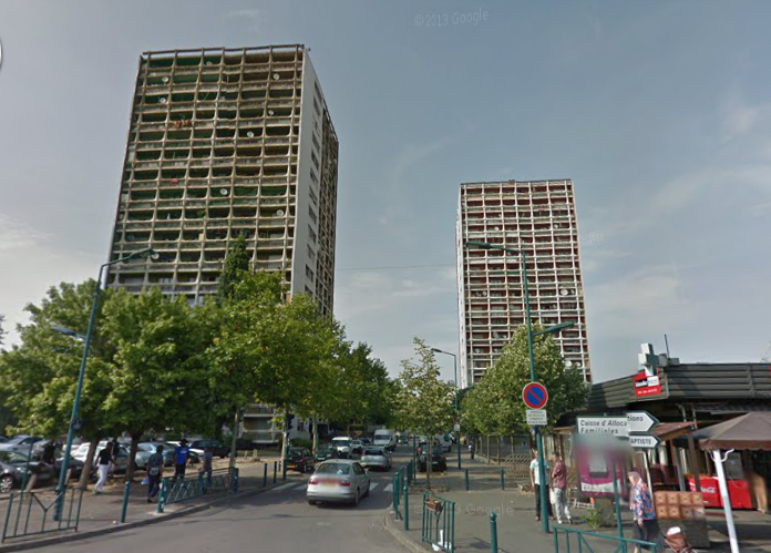 Le feu s'est déclaré dans les caves de la Tour Neptune, rue Pierre de Ronsard, au Val Fourré. 120 locataires ont été évacués en pleine nuit (Photo d'illustration @Google Maps)