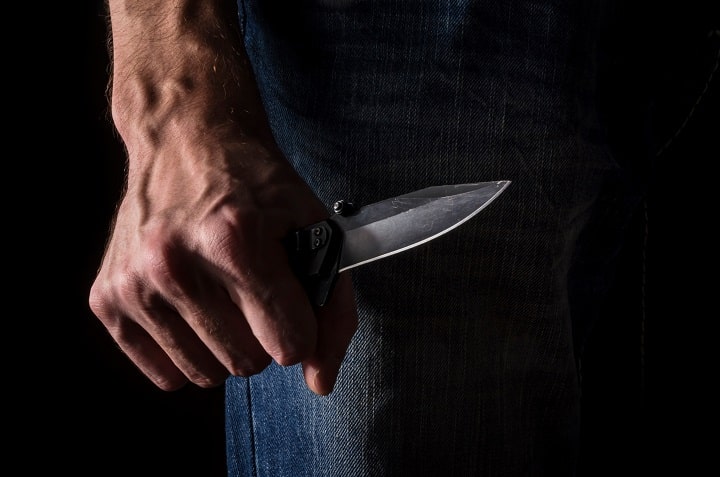 L'auteur des coups de couteau a été placé en détention pour tentative d'homicide - Illustration © Adobe Stock
