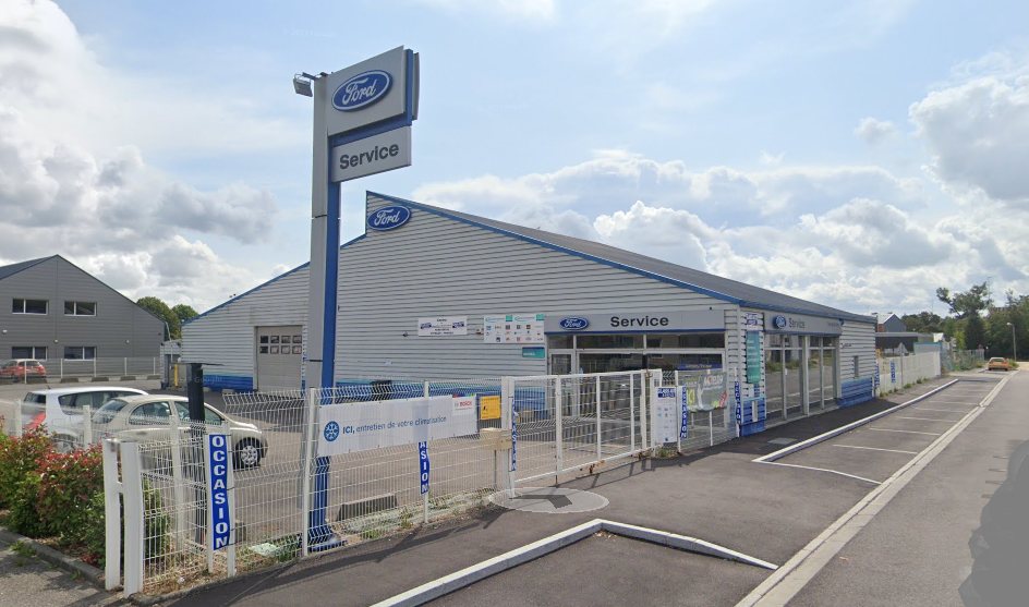 Le bâtiment était entièrement embrasé à l'arrivée des sapeurs-pompiers - Illustration