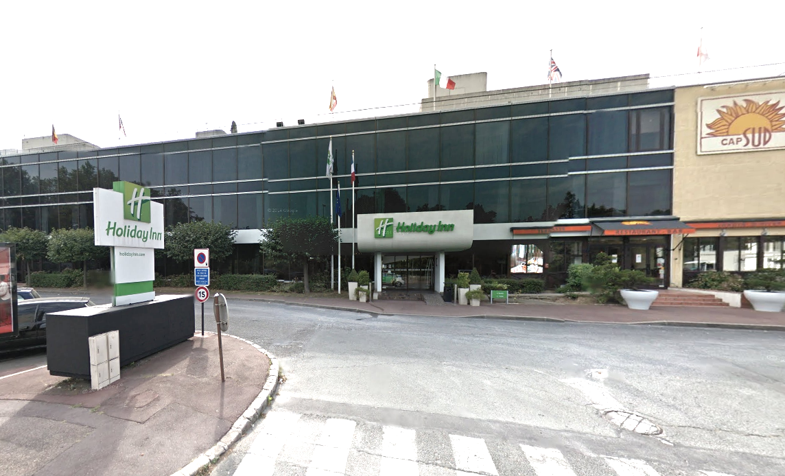 Les deux touristes ont été dévalisés devant leur hôtel à Bougival (@Google Maps)