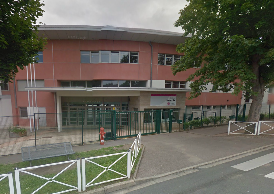 Le jeune garçon a été mortellement blessé par une voiture alors qu'il se rendait au collège Henri IV à Meulan (Photo d'illustration @Google Maps)