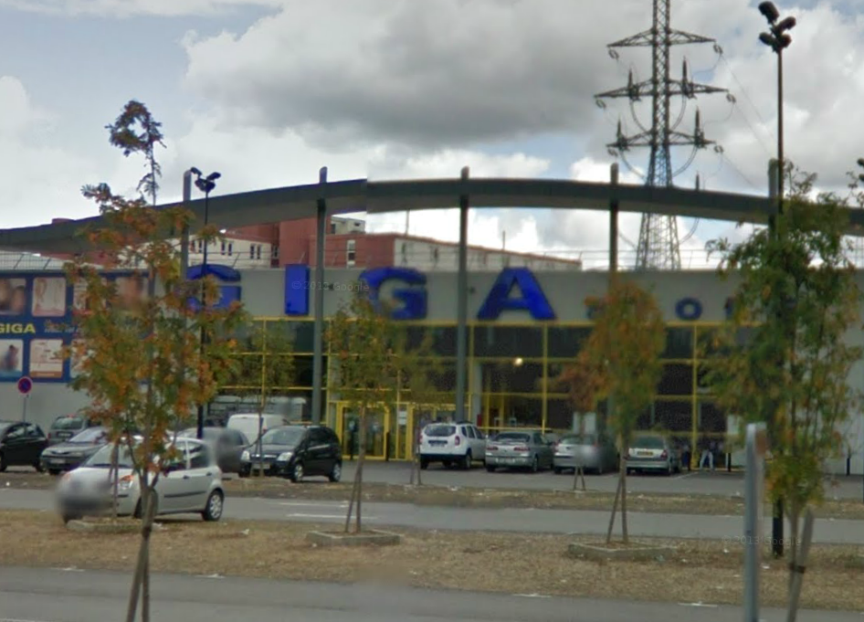 Le magasin Giga Store est implanté dans une zone commerciale en bordure de l'avenue des Arpents (@Google Maps)