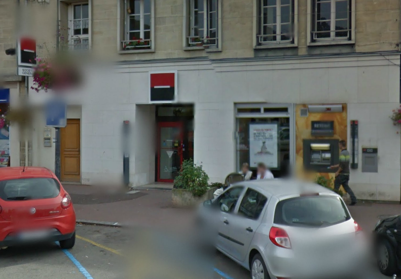 L'agence de la Société Générale est implantée sur la place centrale des Andelys  (illustration @Google Maps)