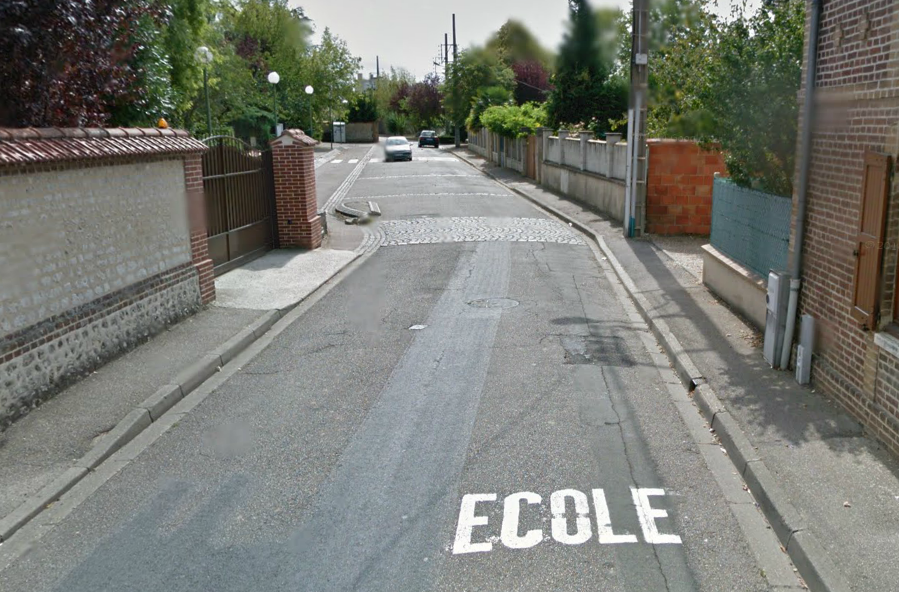 Les faits sont survenus dans l'école Salengro, rue Roger Salengro à Louviers
