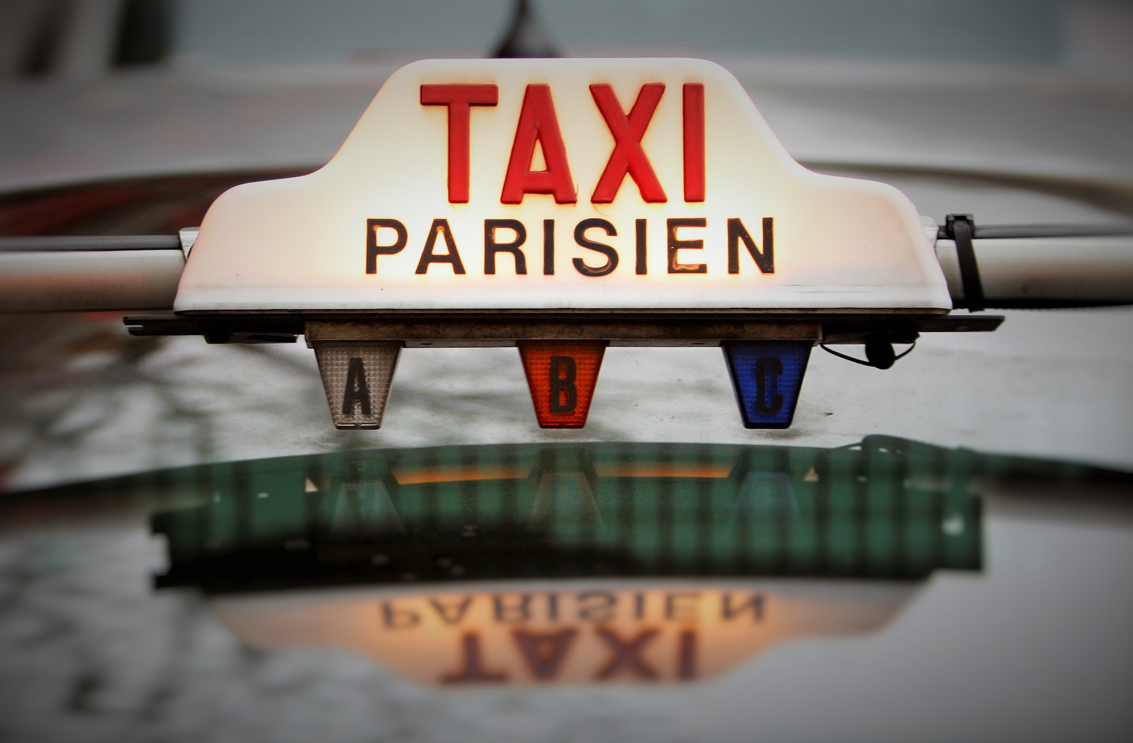 Manifestation des taxis ce matin à Paris : éviter la place Vauban (7ème)