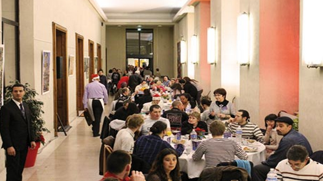 Cette soirée de Noël solidaire est la 7ème organisée par la Ville de Rouen (Photo Hervé Debruyne)