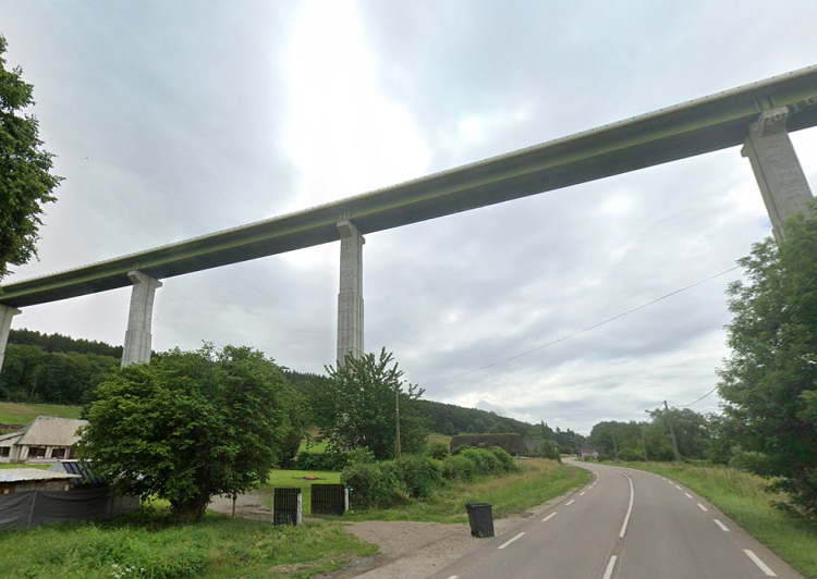 Le jeune Breton a été découvert sans vie au pied du viaduc de la Risle. Il aurait fait une chute de 70 mètres, selon les premiers éléments de l'enquête - Illustration © Google Maps