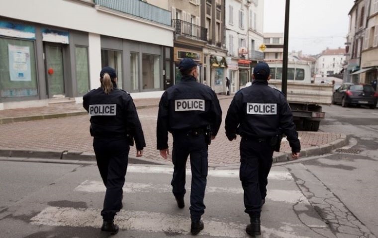 L'exhibitionniste a été interpellé par un équipage de la brigade spécialisée de terrain quelques instants après les faits - Illustration © Adobe Stock