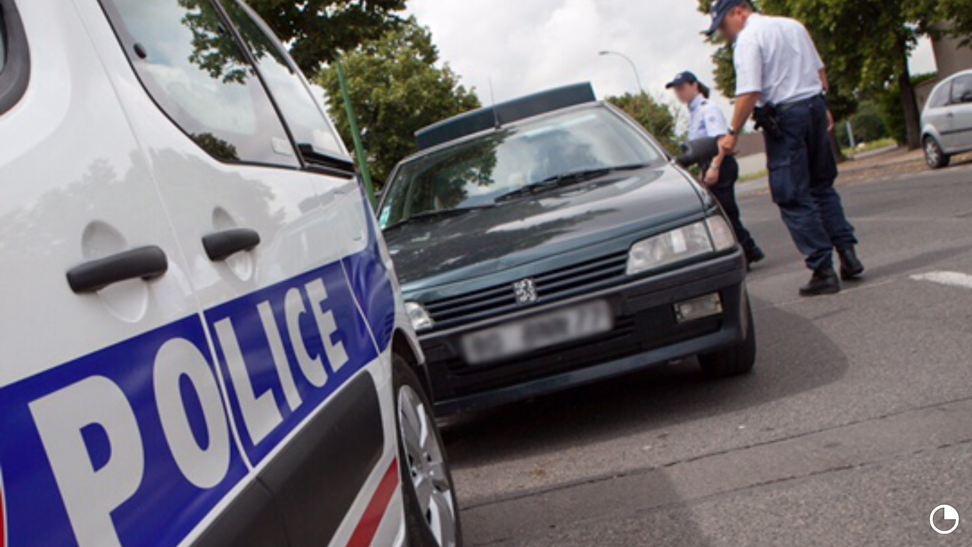 L'automobiliste a refusé de s'arrêter à un contrôle et a percuté deux véhicules de police à Rambouillet - Illustration