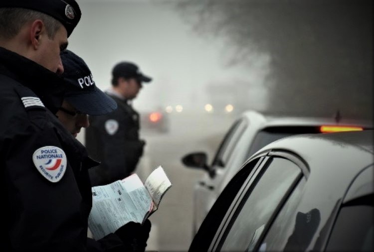 Un contrôle routier dans la métropole de Rouen - Illustration © DDSP76