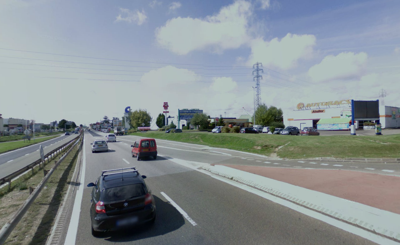 Le pilote du scooter a perdu le contrôle de son engin à hauteur de la société Autobacs (à droite sur cette photo d'illustration)