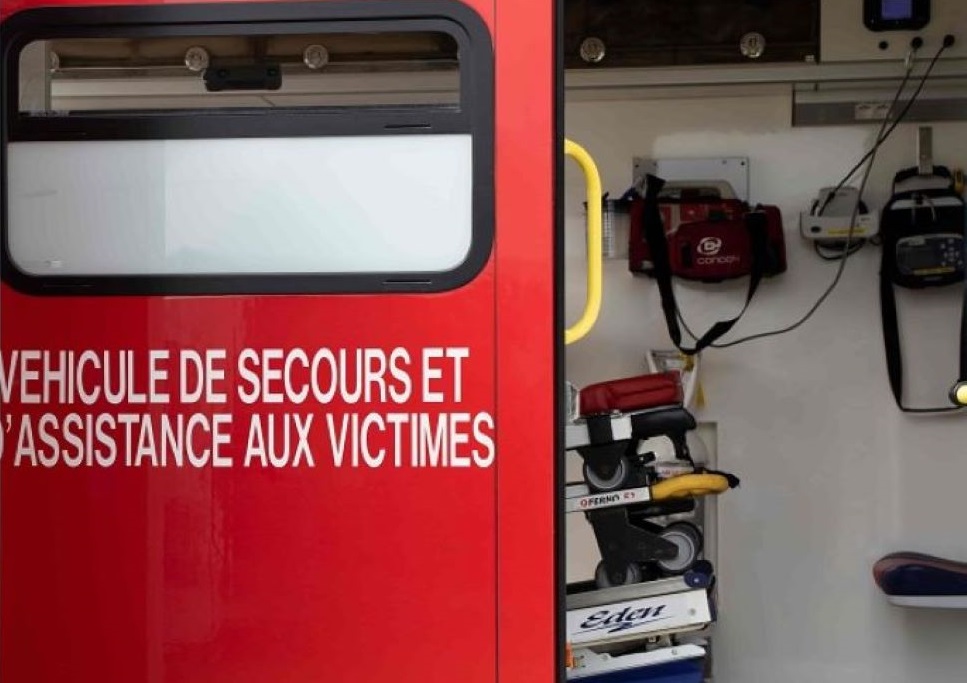 La victime a été porise en charge par les sapeurs-pompiers avant d'être évacuée, médicalisée, vers le CHU de Rouen - Illustration © Adobe Stock