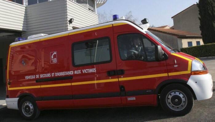 La victime des violences à été conduit par les pompiers au centre hospitalier du Chesnay (illustration)