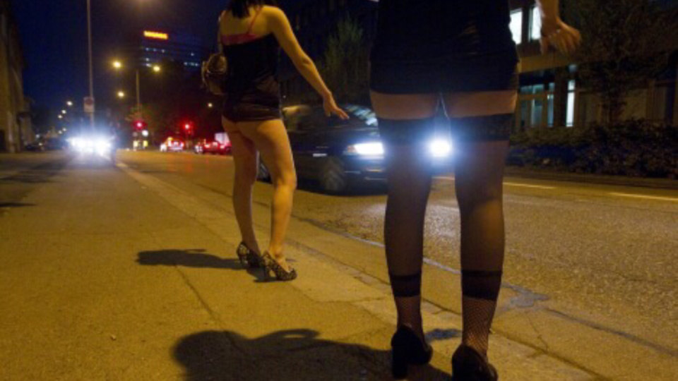 Rouen : un prostitué péruvien frappé de cinq coups de couteau dans le dos par un inconnu