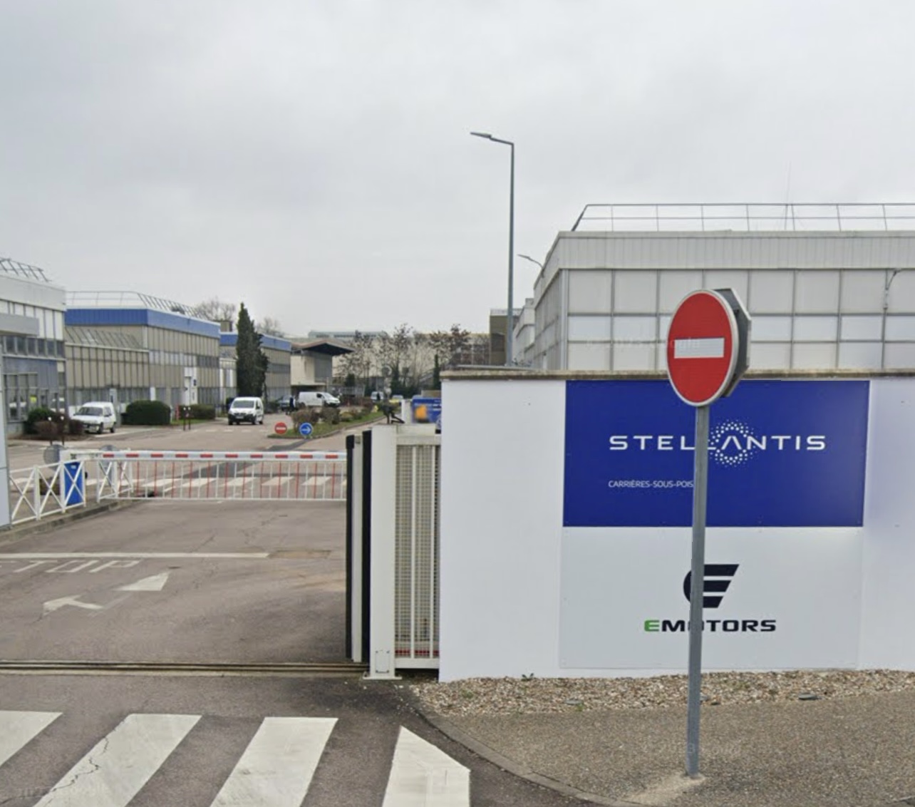 Les quatre hommes sont soupconnés d’avoir tenté de s’introduire dans l’enceinte du site pour y dérober des véhicules neufs - illustration