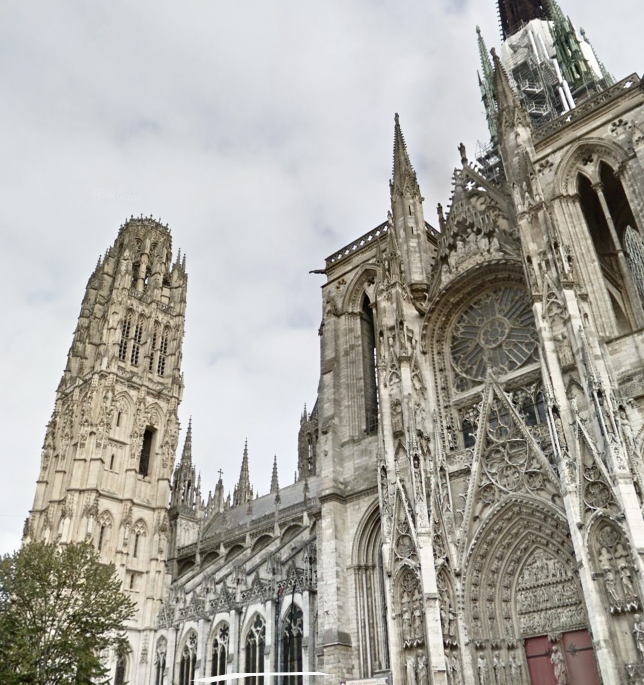 Suspicion d’incendie dans la cathédrale de Rouen : une fausse alerte due à un dysfonctionnement