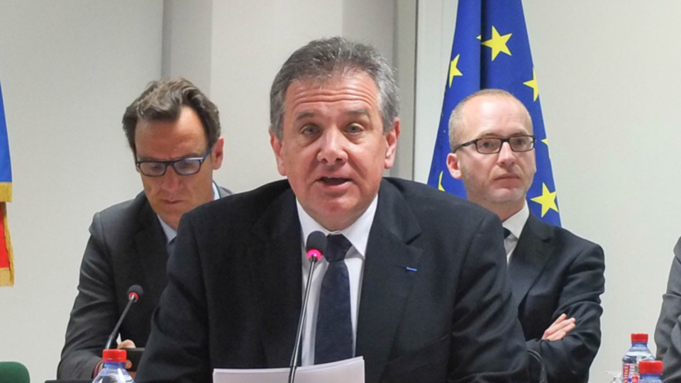 Es élus locaux contestent les choix budgétaires de Michel Laugier, président de la CASQYet sont venus le manifester hier soir. (illustration@DR)