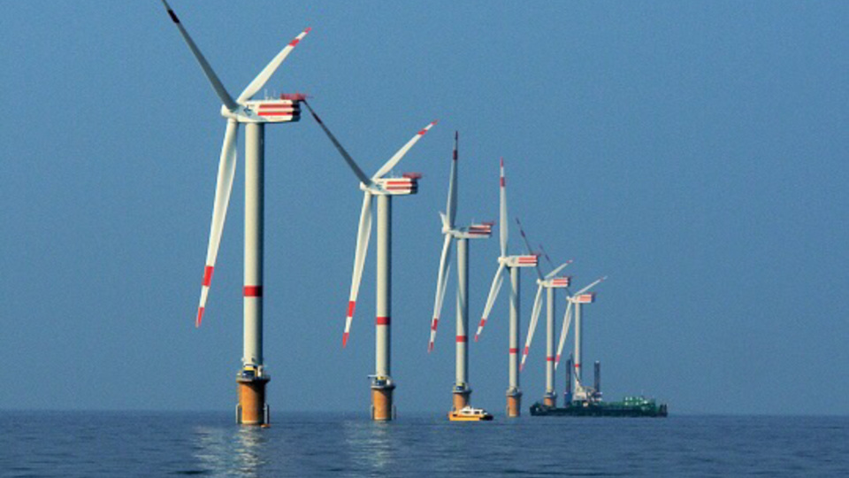 Feu vert pour les turbines en baie de Saint-Brieuc : bonne nouvelle pour l'éolien en Normandie
