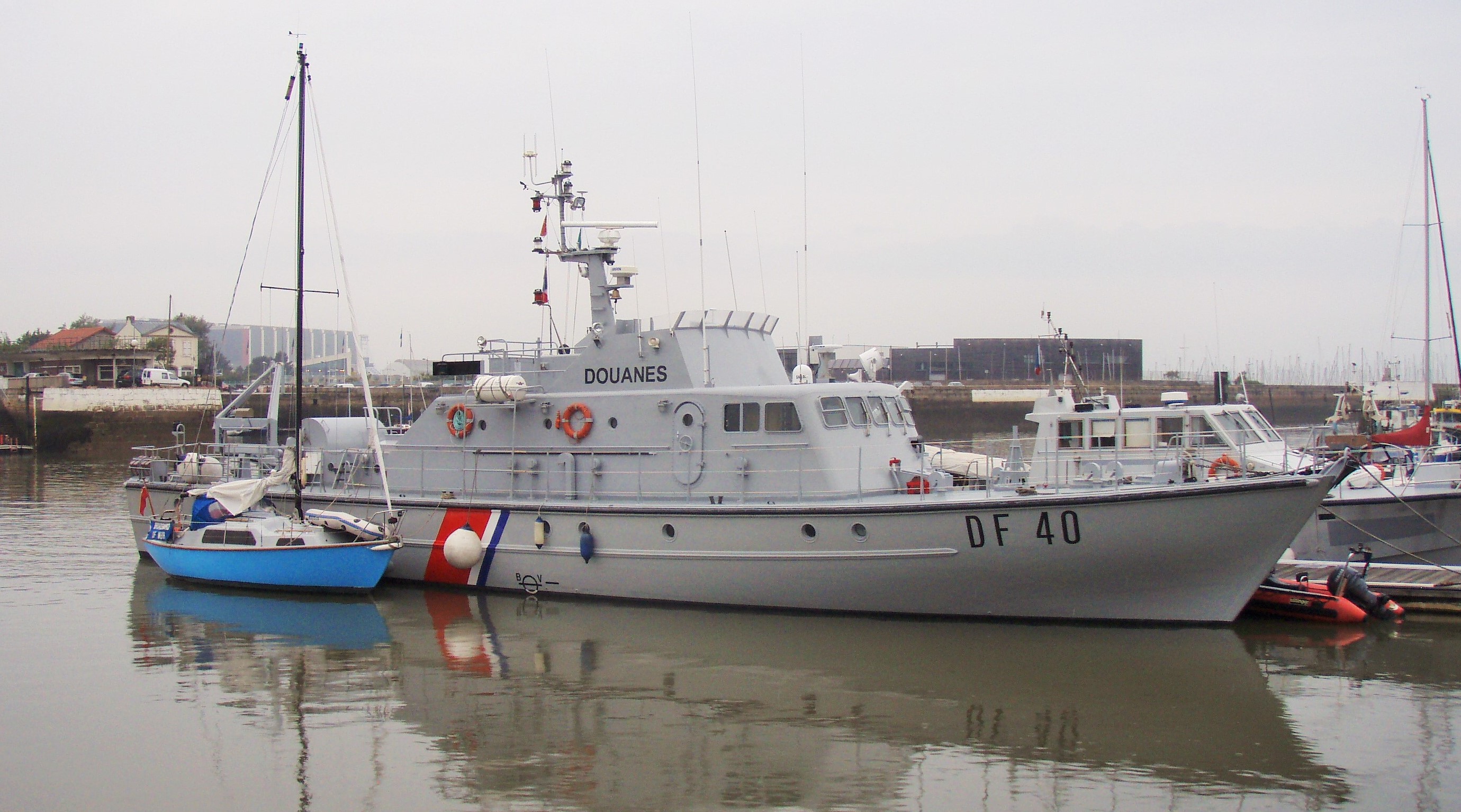 La vedette des garde-côtes de la direction régionale de Rouen était en mission de surveillance lorsque le sloop a été repéré par les douaniers (Photo@Douane)
