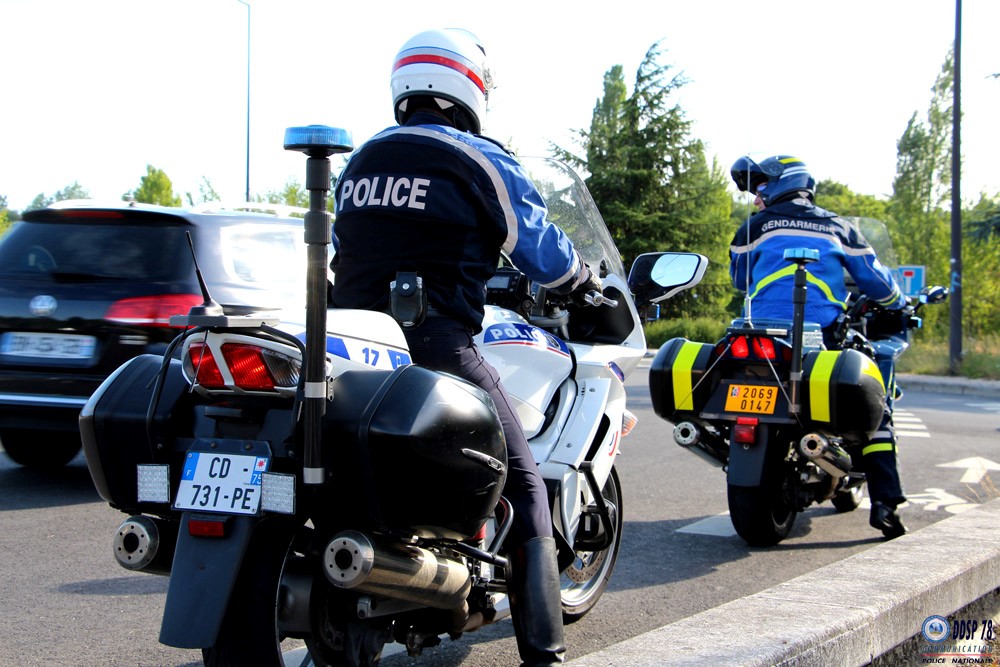 Les motards de la police et de la gendarmerie faisaient équipe commune à l'occasion de cette opération destinée à sanctionner les conduites addictives (Photo @DDSP78)