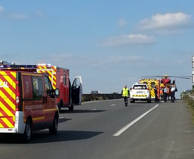 D’importants moyens de secours routier ont été dépêchés sur le le lieu de la collision - illustration
