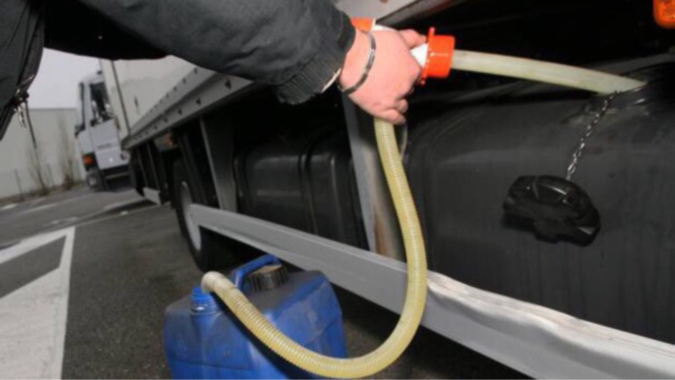 Oissel : les voleurs de carburant entassés à cinq dans une voiturette sans permis !