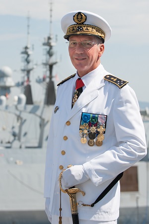 Marine nationale : le vice-amiral d'escadre Denis Béraud à la tête de la Force d'Action Navale