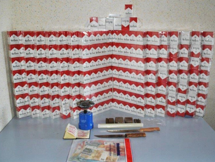 Une centaine de cartouches de cigarettes, 210 grammes de résine et 700€ en liquide ont été découverts dans la chambre du jeune homme hébergé dans un foyer de Buchelay (Photo @DR)