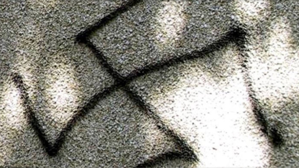 Bernay : des croix gammées et inscriptions islamophobes peintes sur des lieux publics 