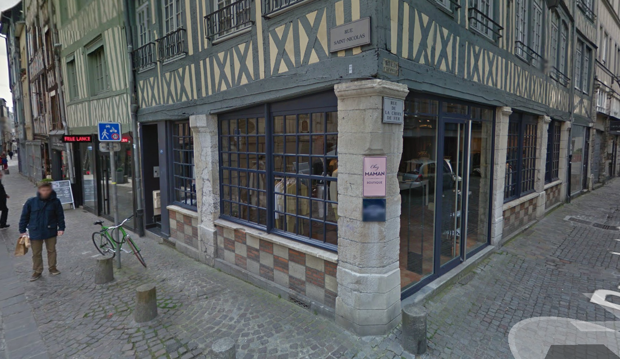 Des vestes en cuir et des manteaux de fourrure ont été dérobés par les malfaiteurs (Google Maps)