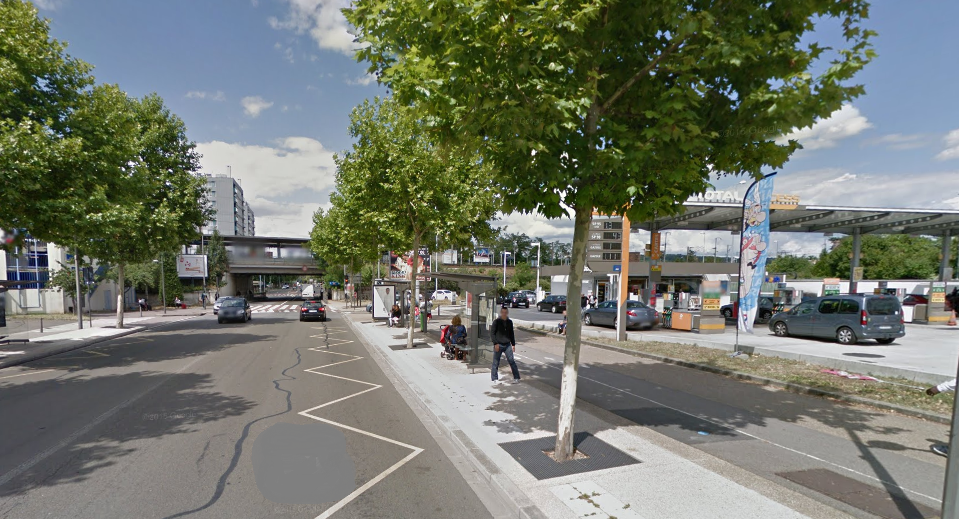 Le convoyeur de fonds venait de récupérer la recette de la station-service, avenue Paul Raoult, aux Mureaux, lorsqu'il a été attaqué par deux hommes à moto (Photo d'illustration)