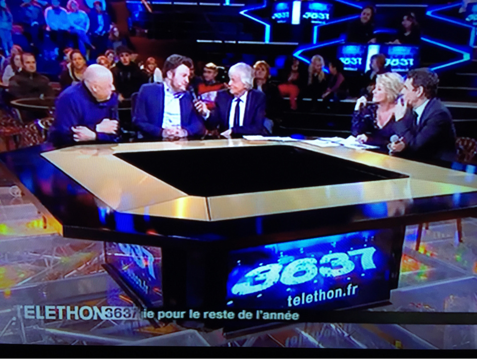 Cette année encore France Télévisions apporte son soutien à la réussite de cette 29e édition du Téléthon en diffusant des témoignages toute la soirée (Capture d'écran France3)